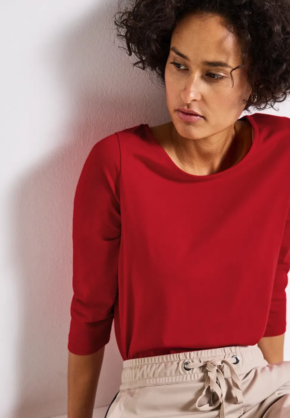 Shirt mit U-Boot-Ausschnitt