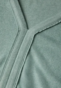 Shirt mit V-Ausschnitt