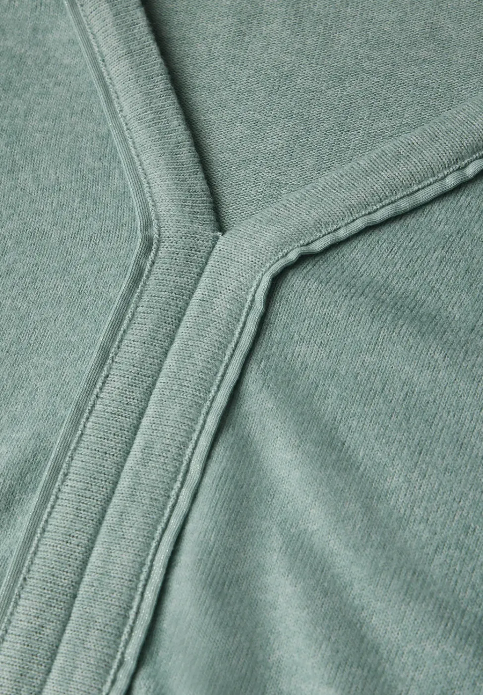 Shirt mit V-Ausschnitt