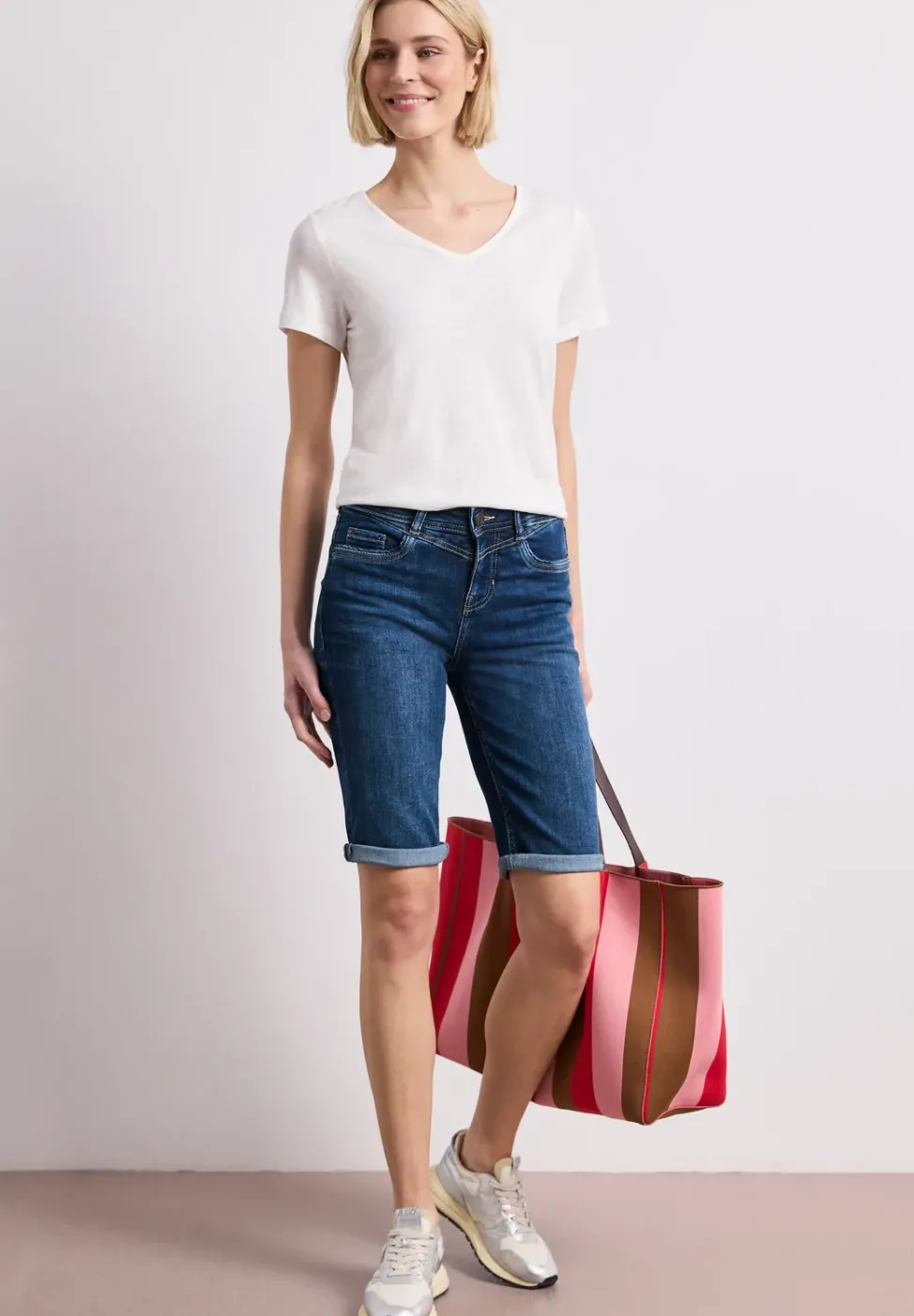 Slim Leg Bermuda mit Turn-Up-Detail
