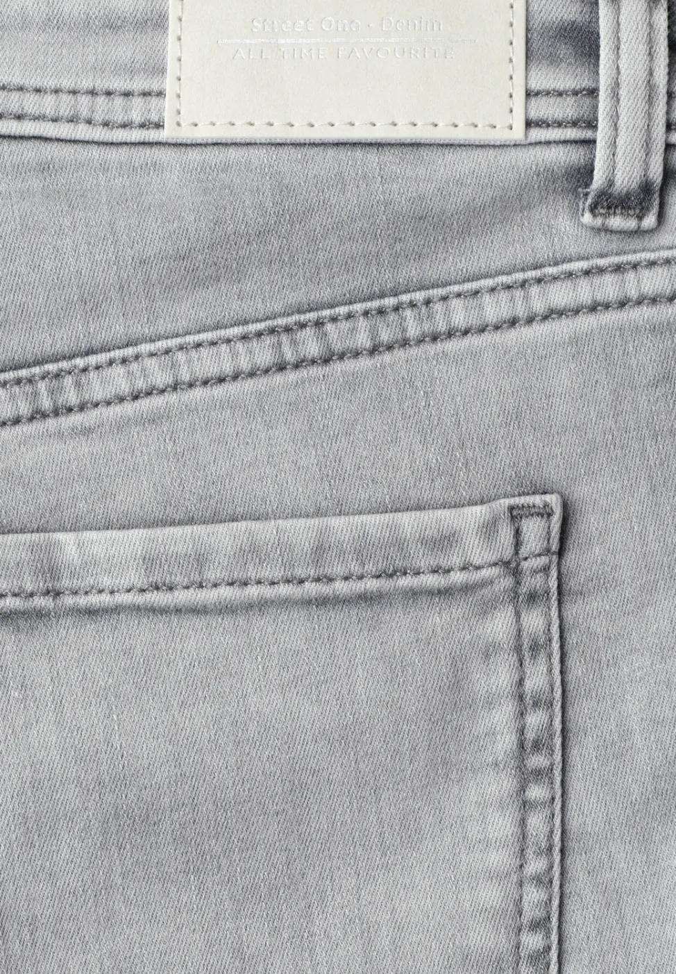 Slim Leg Bermuda mit Turn-Up-Detail