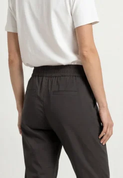 Slim Leg Chino mit Elastikbund