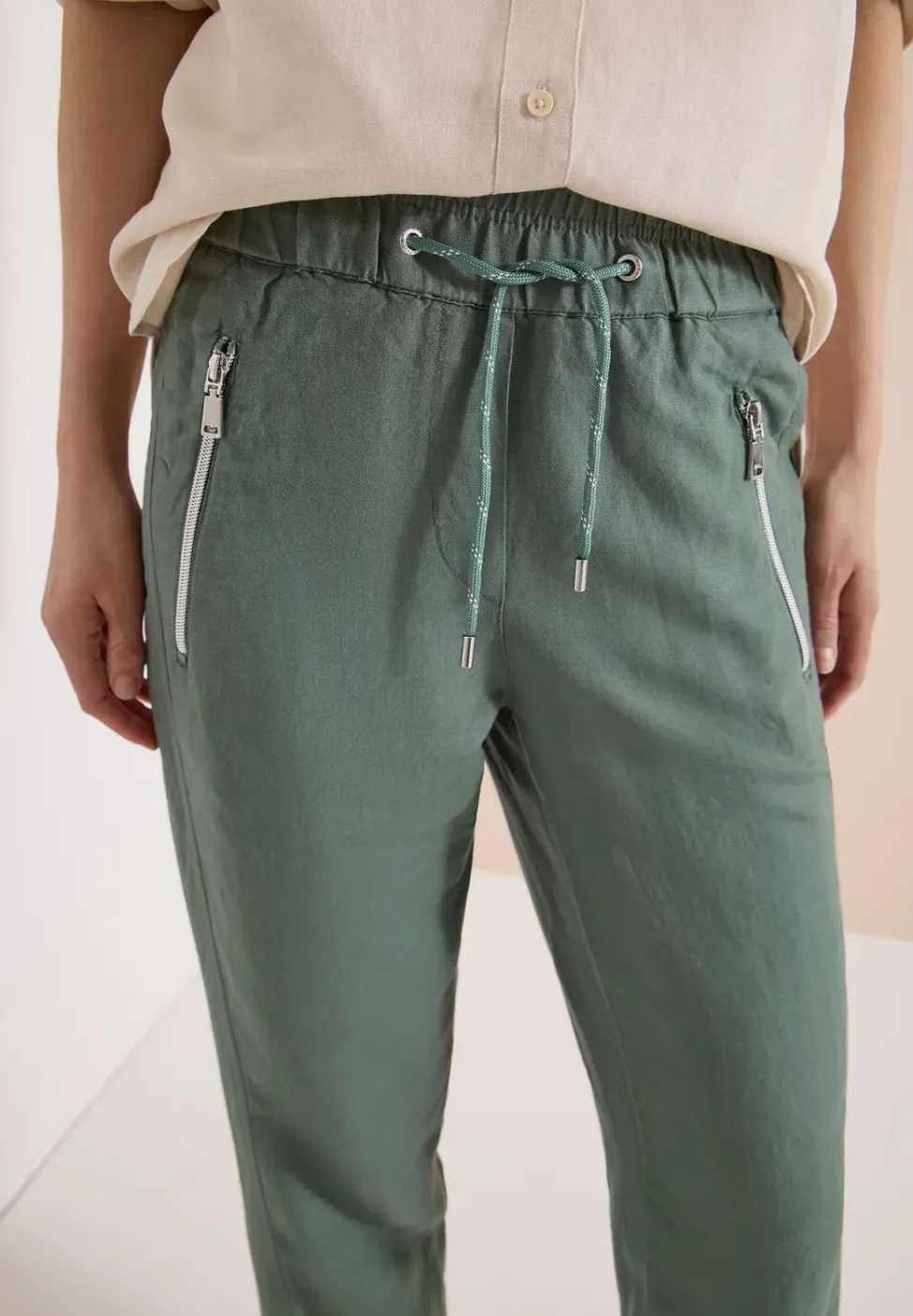 Slim Leg Hose aus Leinenmix im Loose Fit