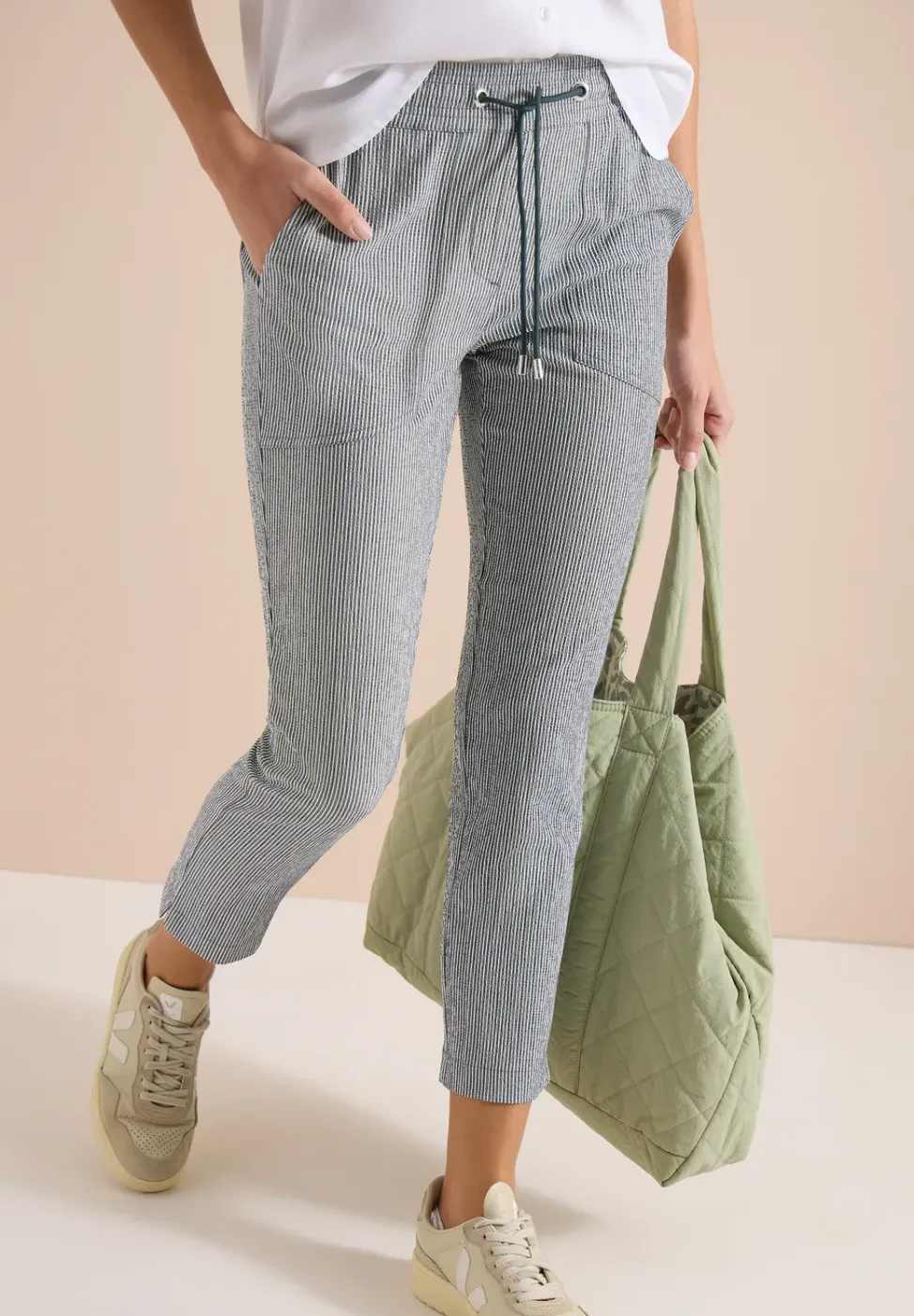 Slim Leg Hose in Seersucker Qualität