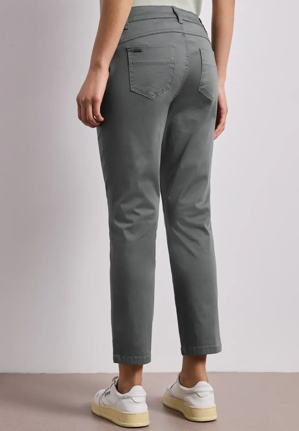 7/8 Slim Leg Hose im Satin-Look