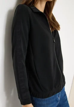 Softe Jacke mit Tapedetail