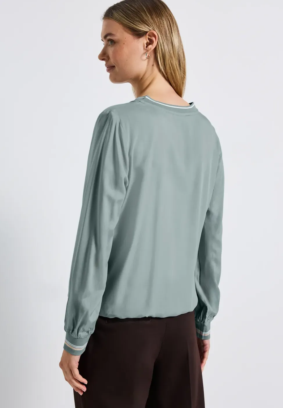 Split Neck Bluse mit Tape