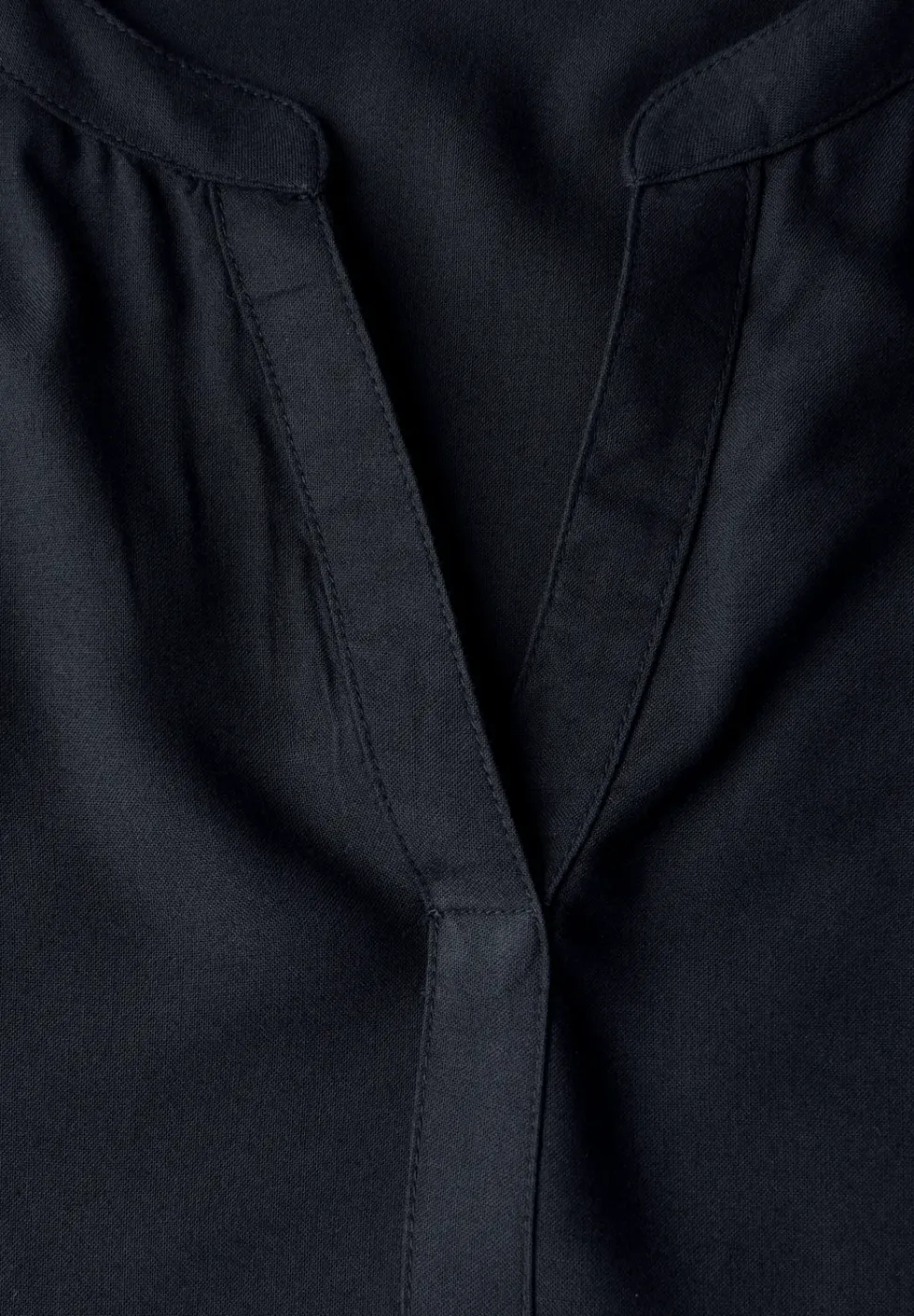 Split Neck Viskose-Bluse