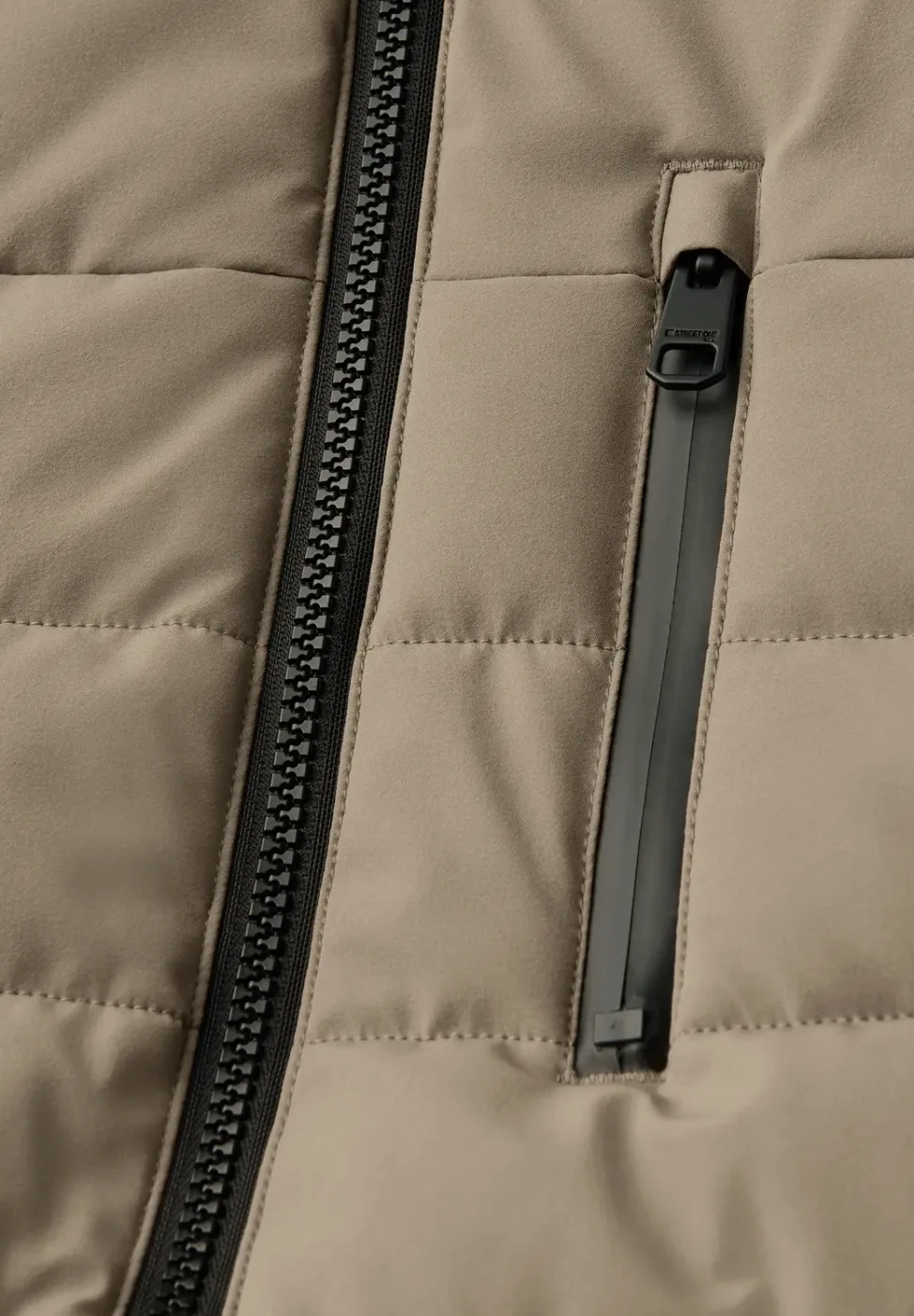Steppjacke mit Stehkragen