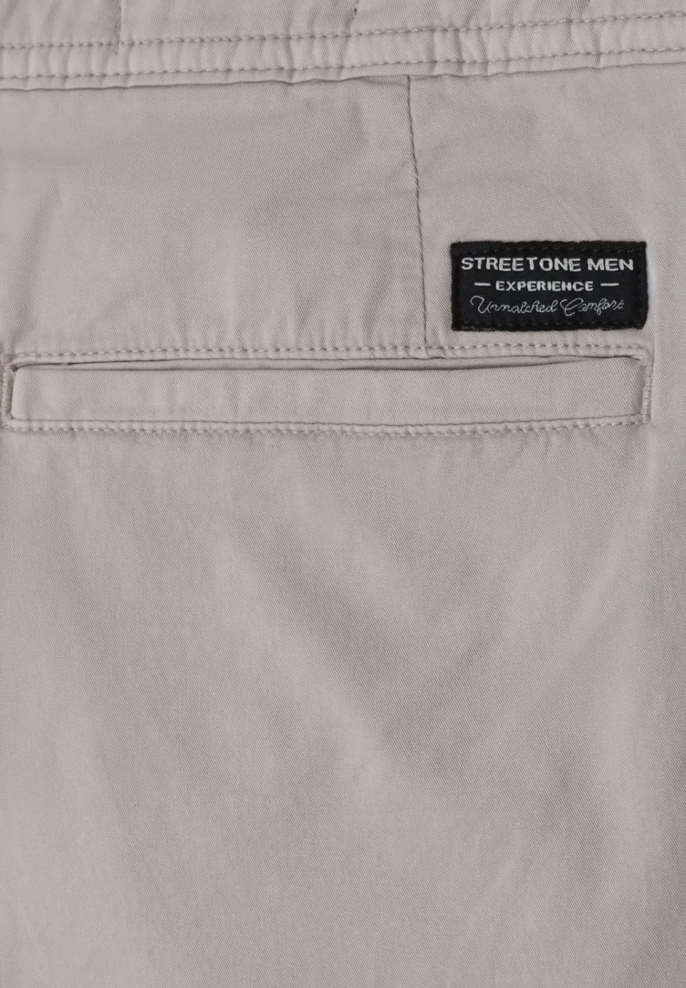 Straight Leg Chino in leichter Qualität