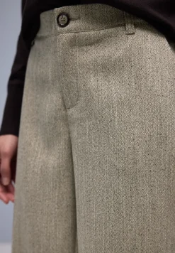 Straight Leg Hose
