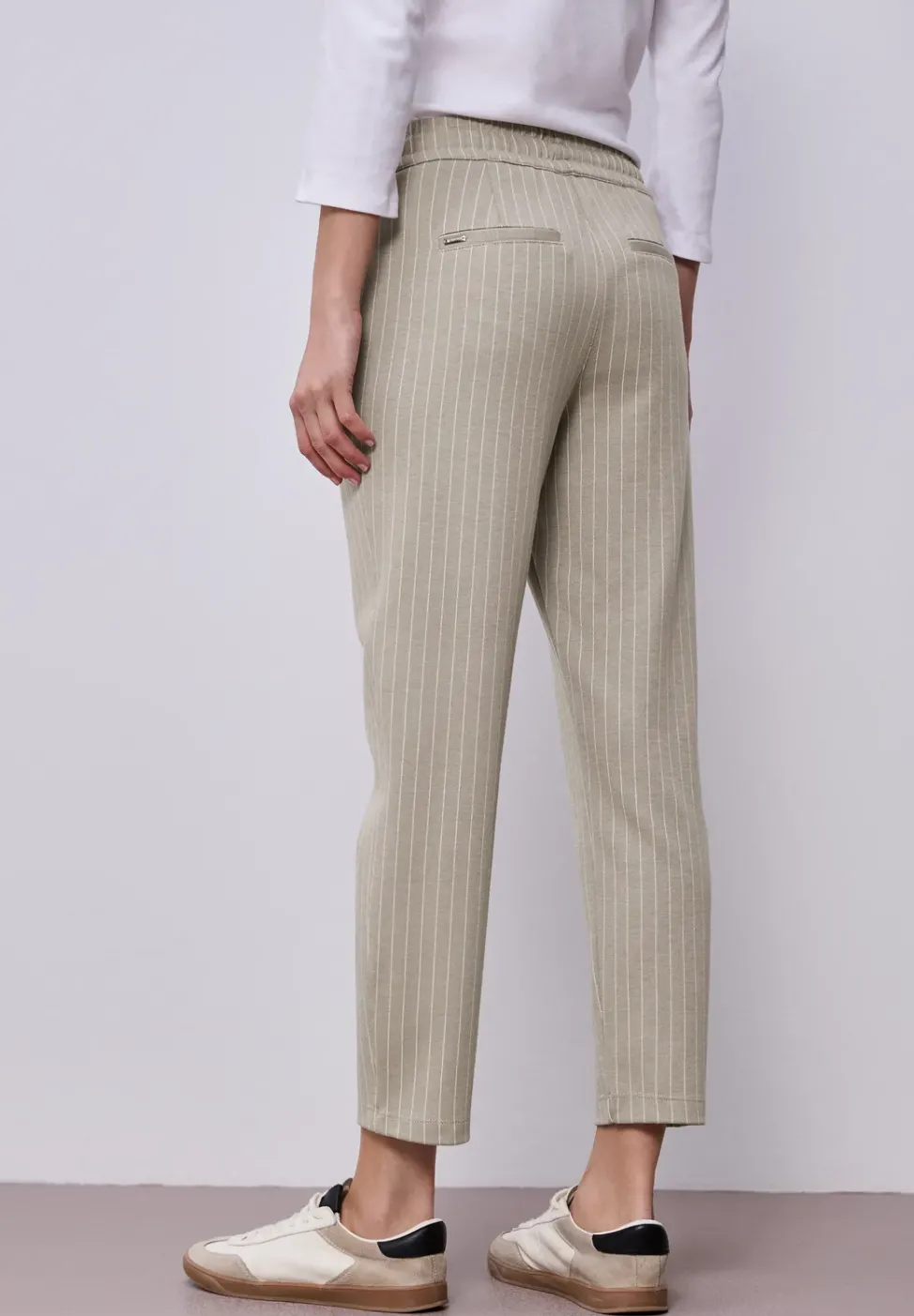 Straight Leg Hose mit Streifen