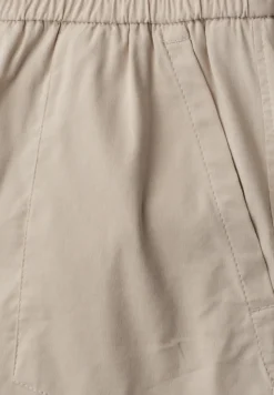 Straight Leg Hose mit Turn-Up-Detail