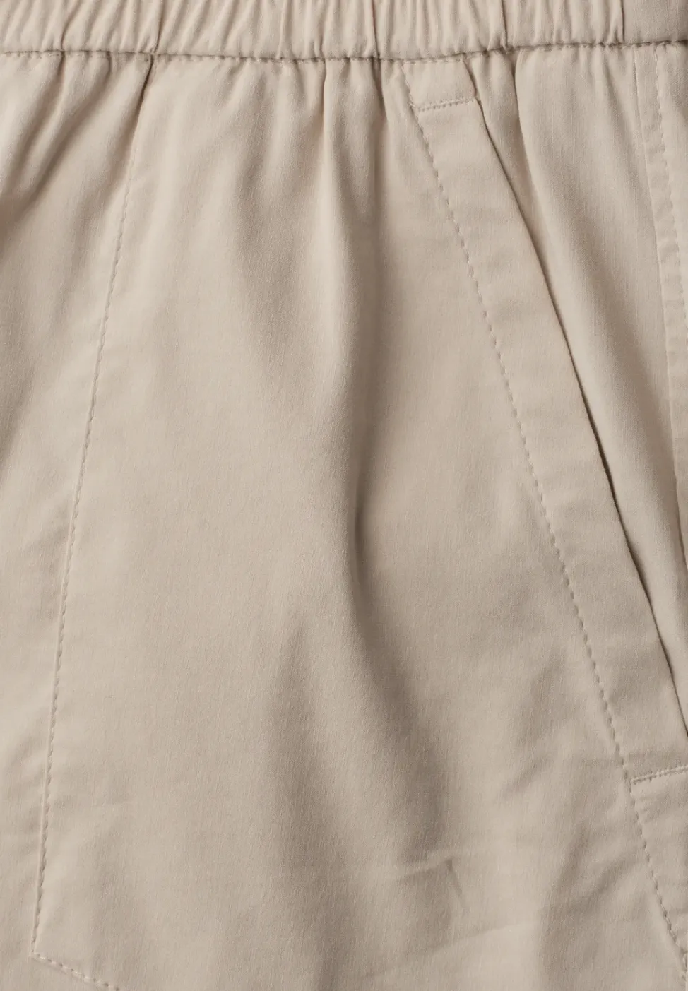 Straight Leg Hose mit Turn-Up-Detail