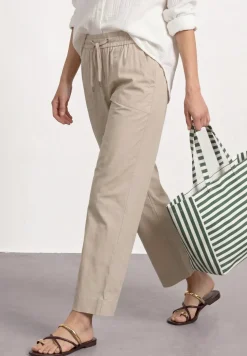 Straight Leg Hose mit Turn-Up-Detail