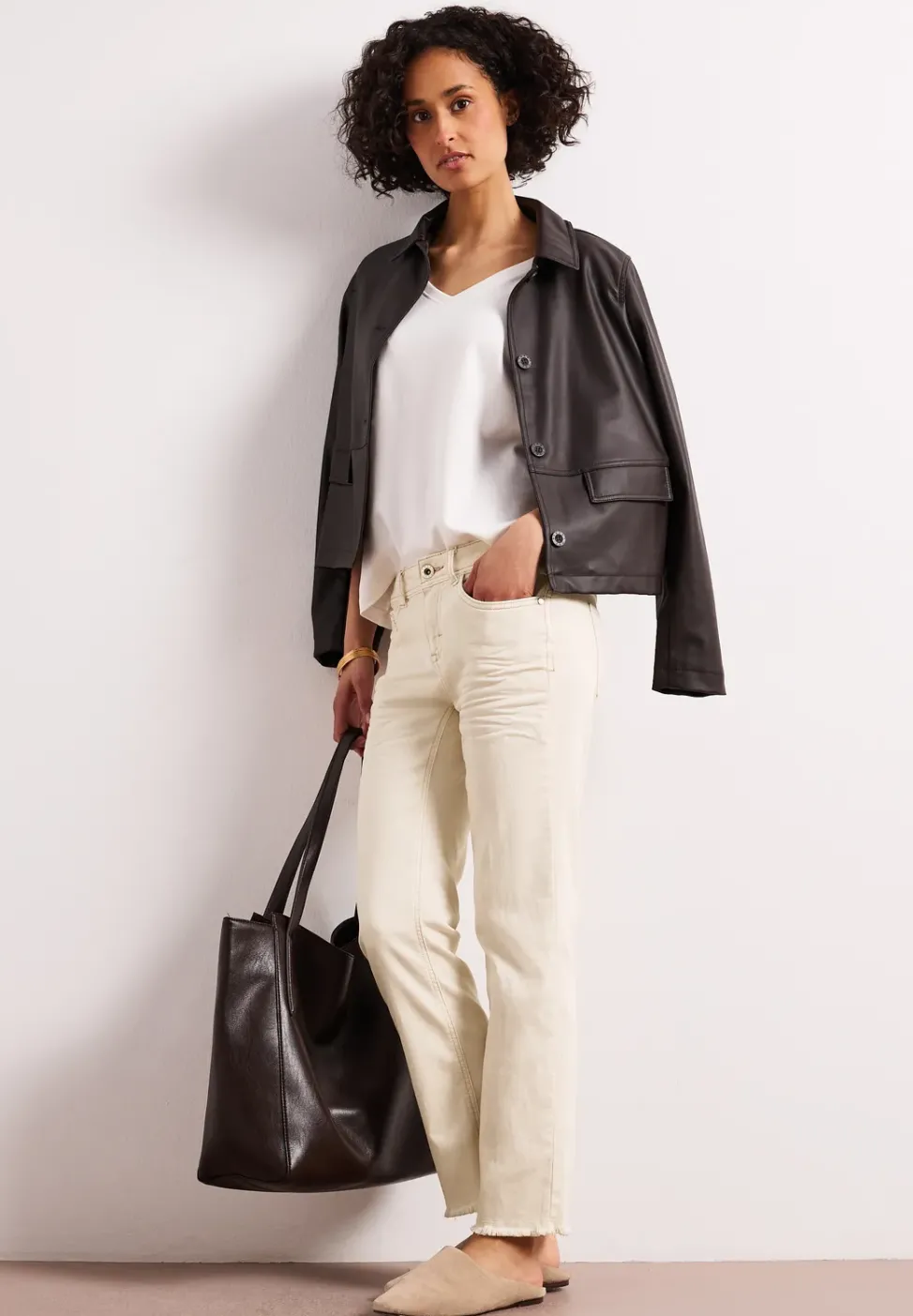 Straight Leg Jeans mit offenem Saum