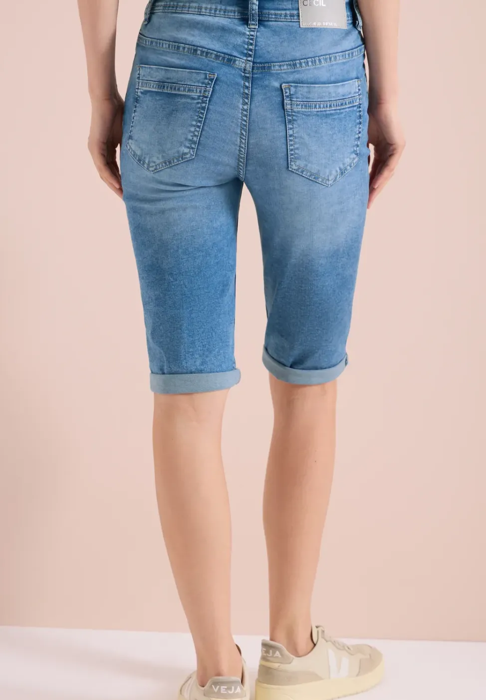 Straight Leg Jeansshorts im Slim Fit