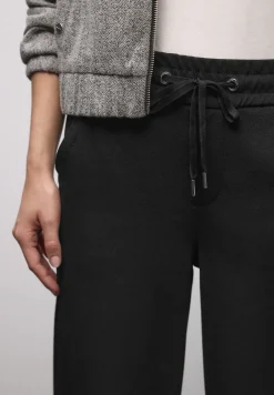 Straight Leg Hose