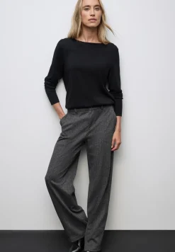Straight Leg Hose