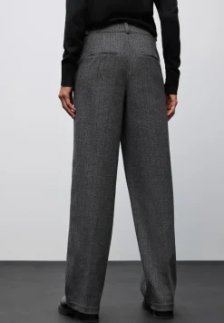 Straight Leg Hose