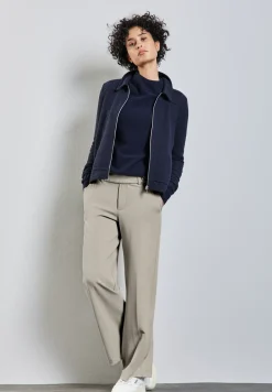 Straight Leg Hose