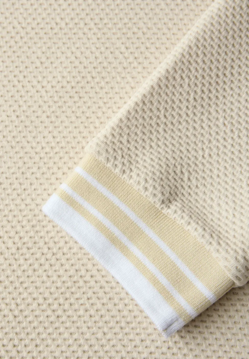 Strukturshirt mit Details
