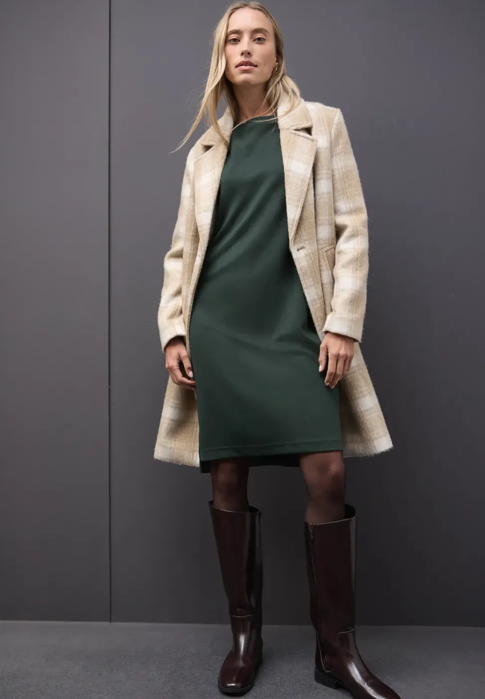 Sweat-Kleid mit Schlitzen