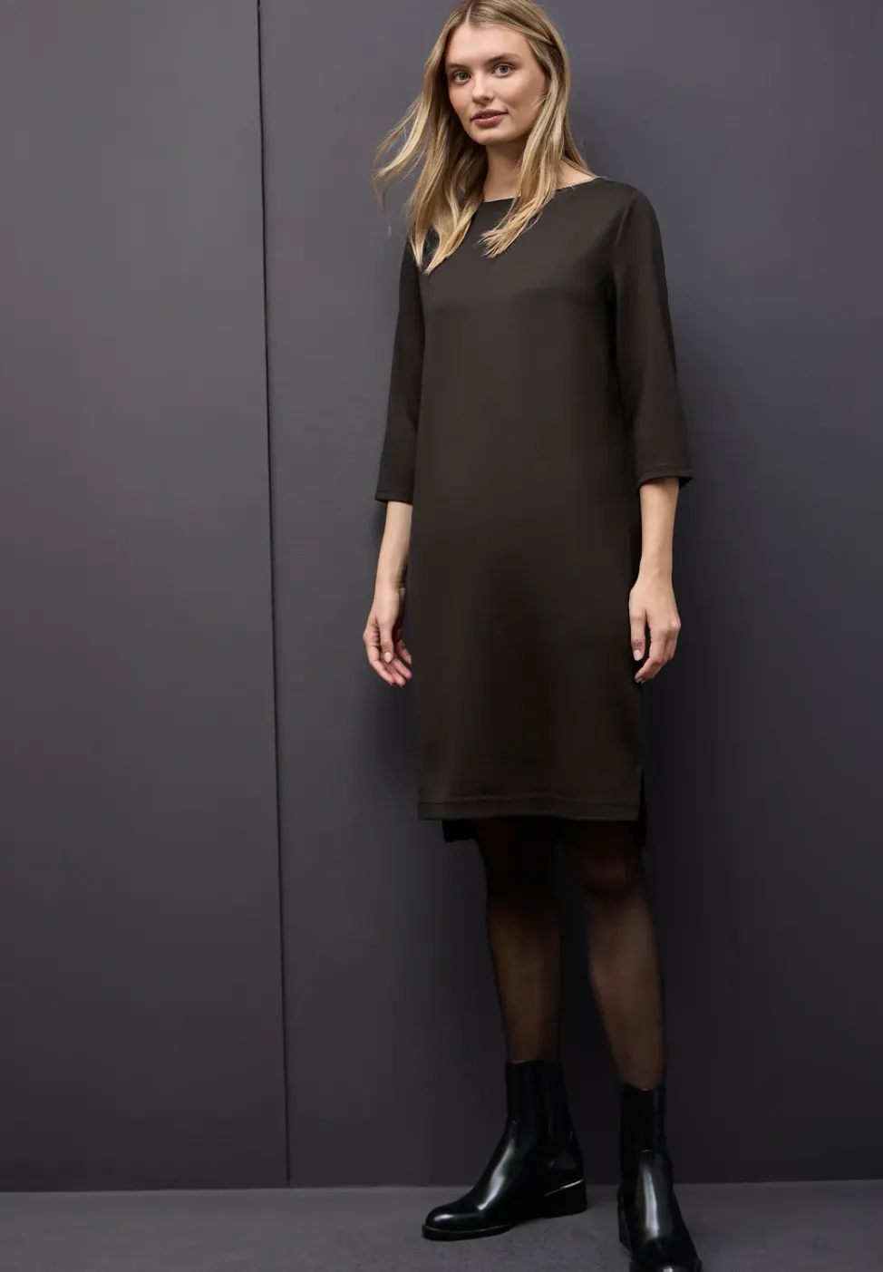 Sweat-Kleid mit Schlitzen