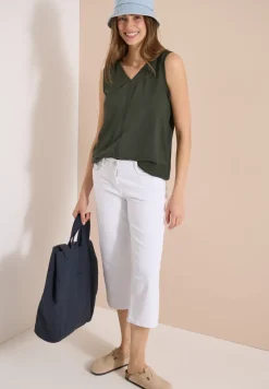 Top mit V-Neck und Crochet-Tape
