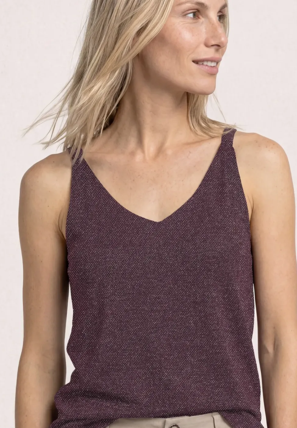 Top mit V-Neck und Glitzerdetails