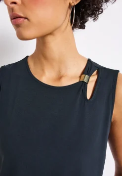 Top mit Cut-Out und Detail