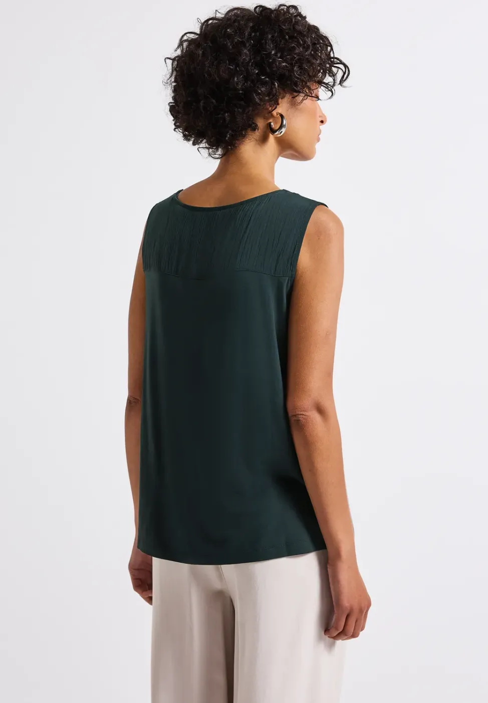 Top mit Split Neck