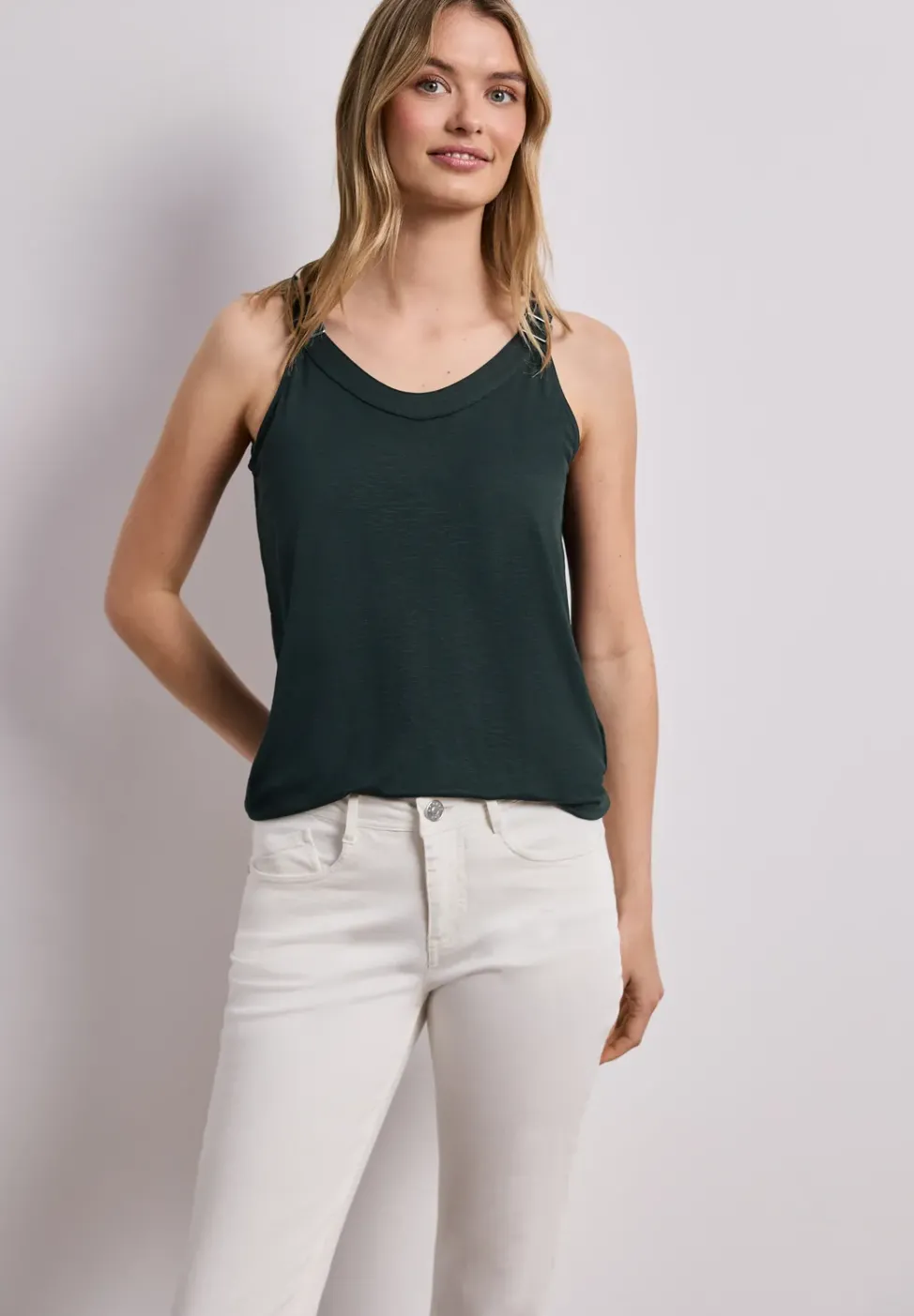Top mit V-Neck und Deko-Detail