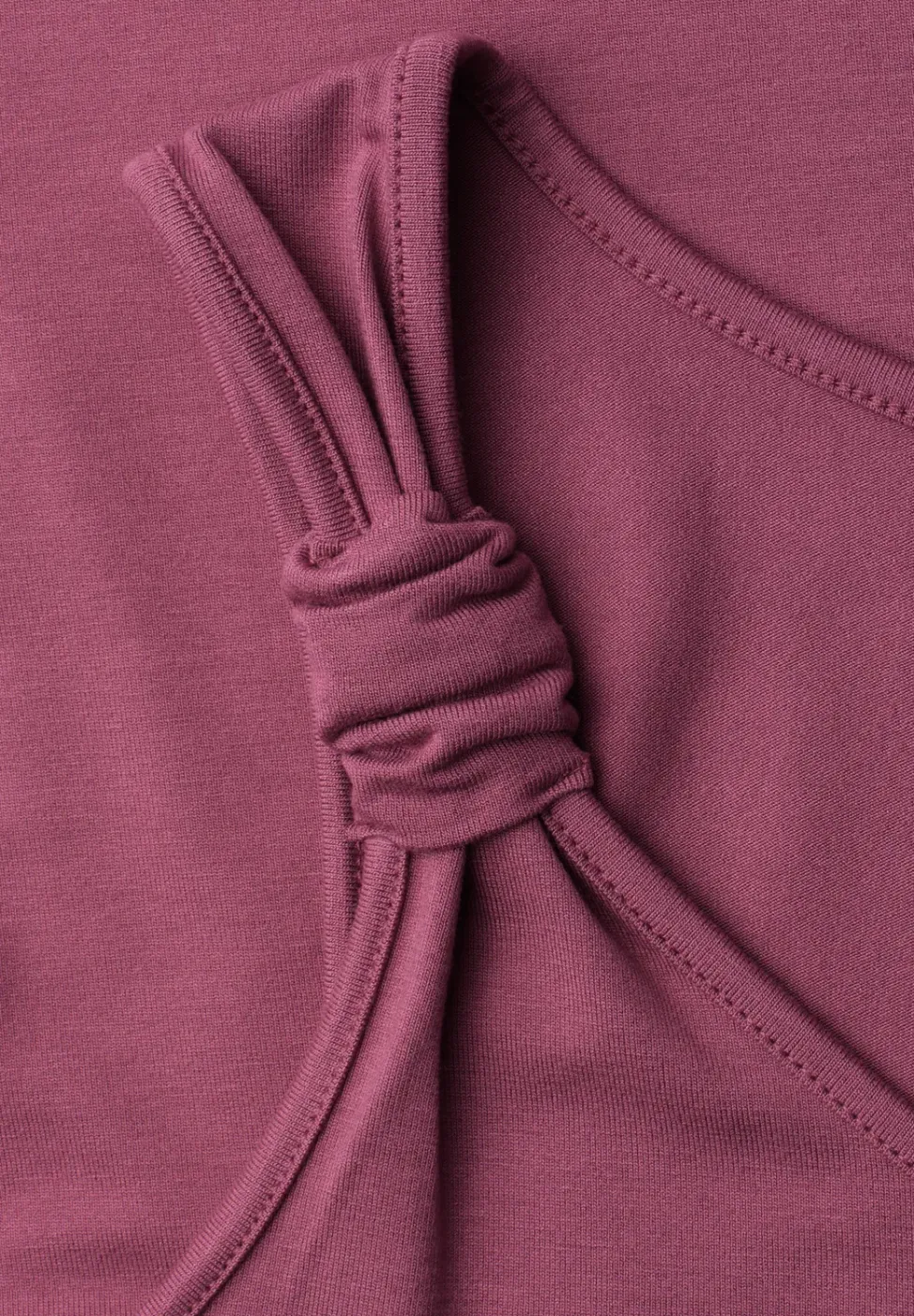 Top mit V-Neck und Knotendetail