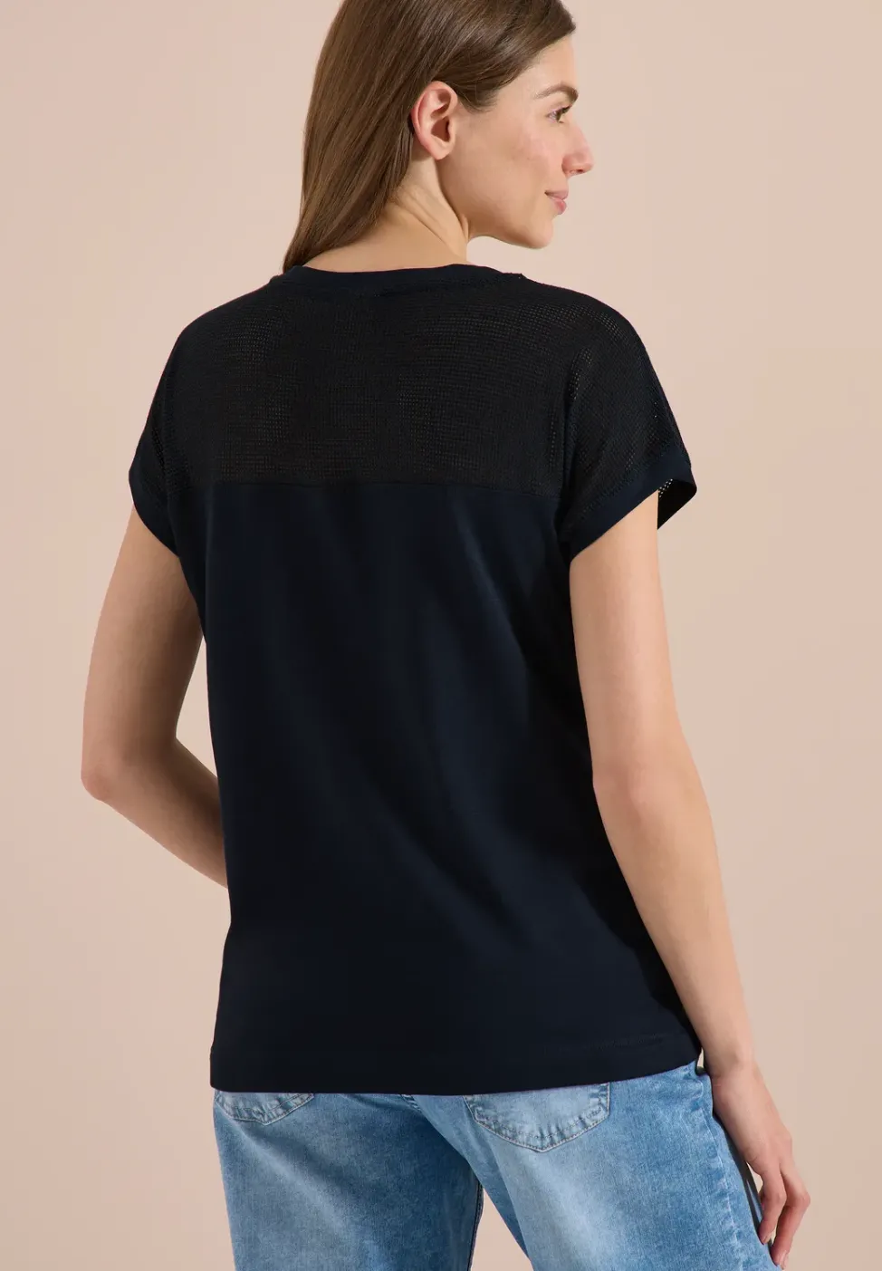 T-Shirt mit Boatneck und Mesh-Einsatz