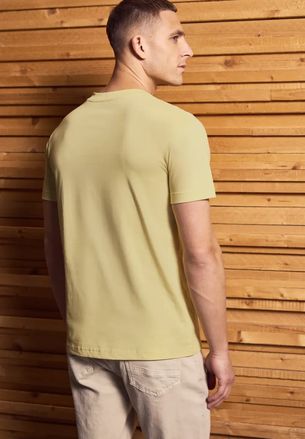 T-Shirt mit Chestprint