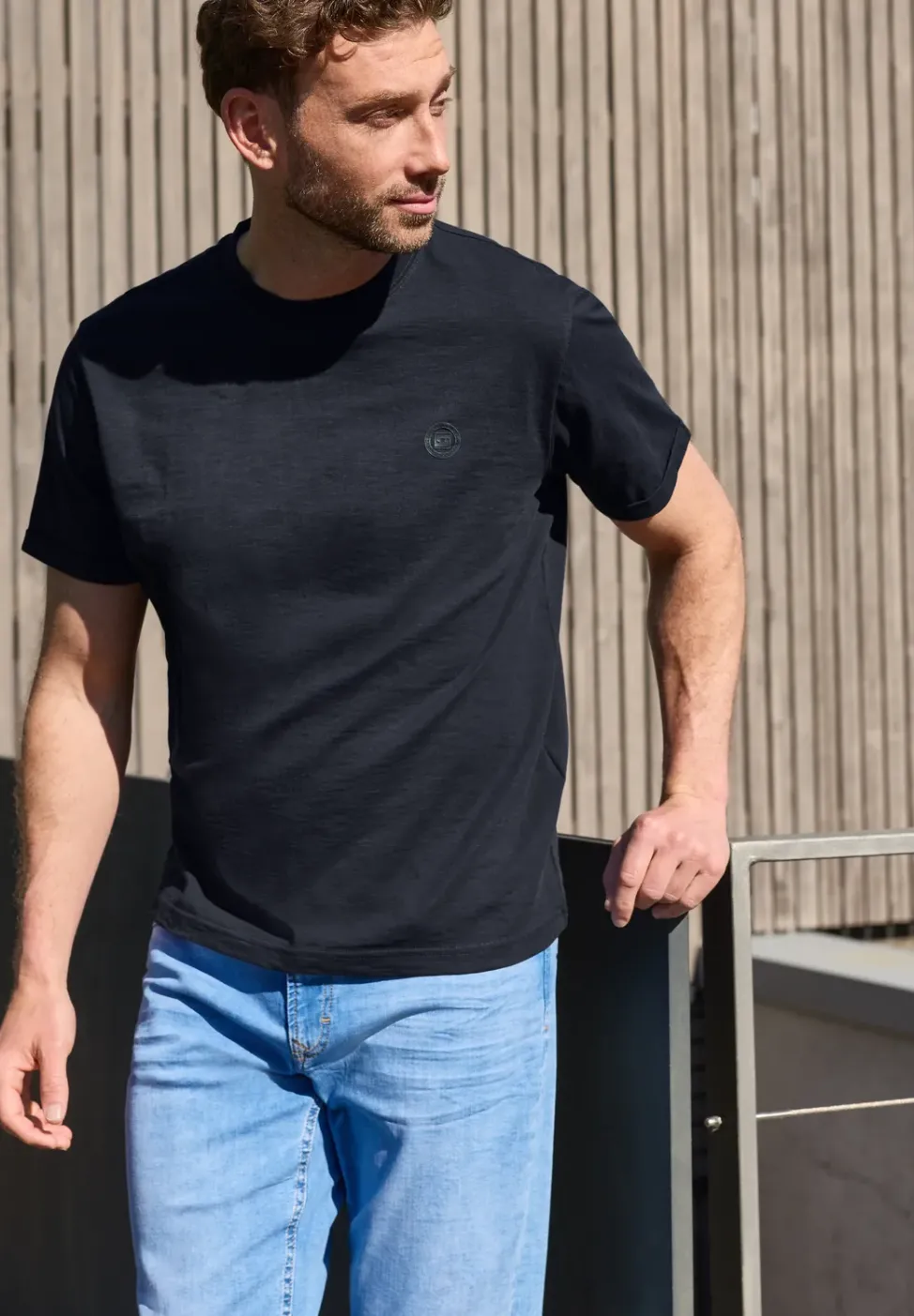 T-Shirt mit Rundhals und Turn-Up-Detail