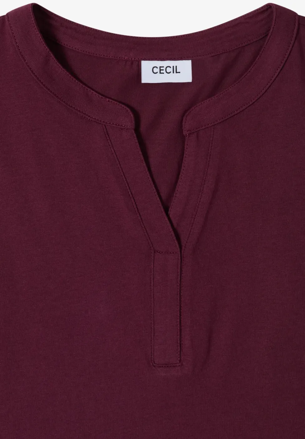 T-Shirt mit Split Neck und Crochet-Tape