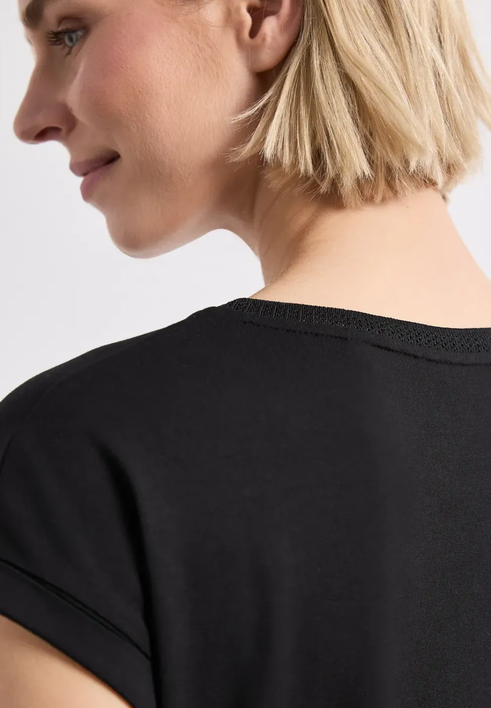 T-Shirt mit Boatneck und Deko-Tape