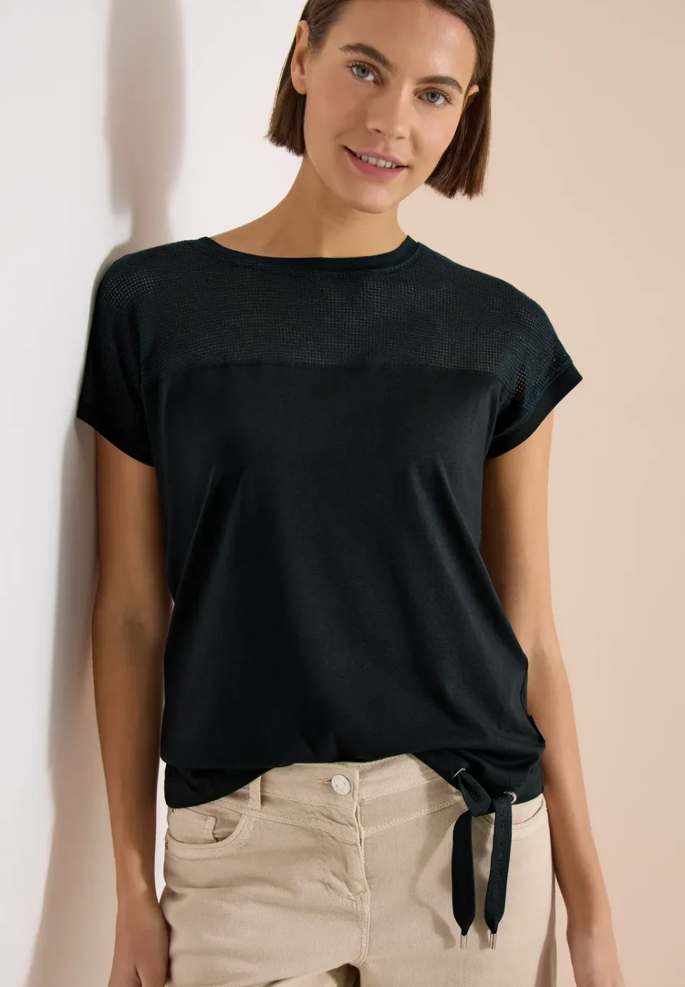T-Shirt mit Boatneck und Mesh-Einsatz