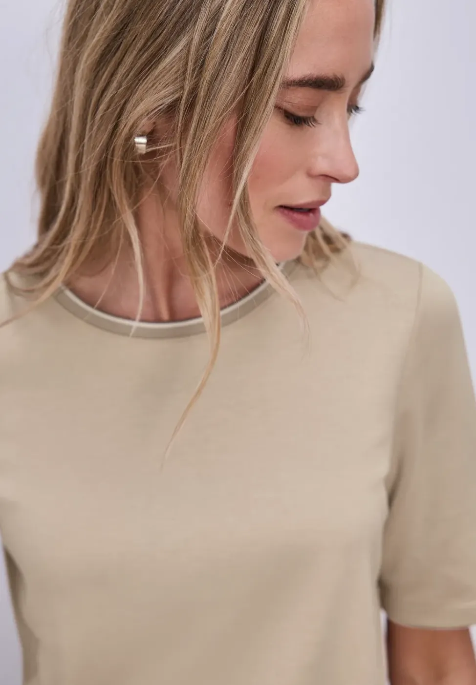 T-Shirt mit Kontrastdetail
