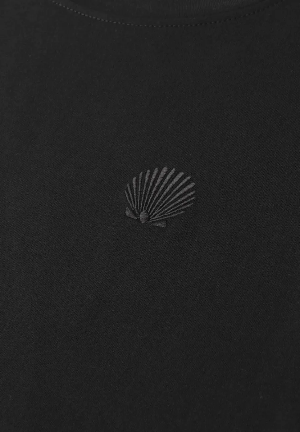 T-Shirt mit Rundhals und Embroidery Detail