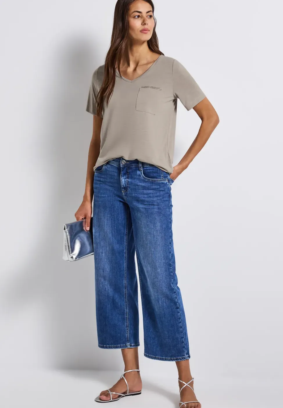 T-Shirt mit Schmuckdetail