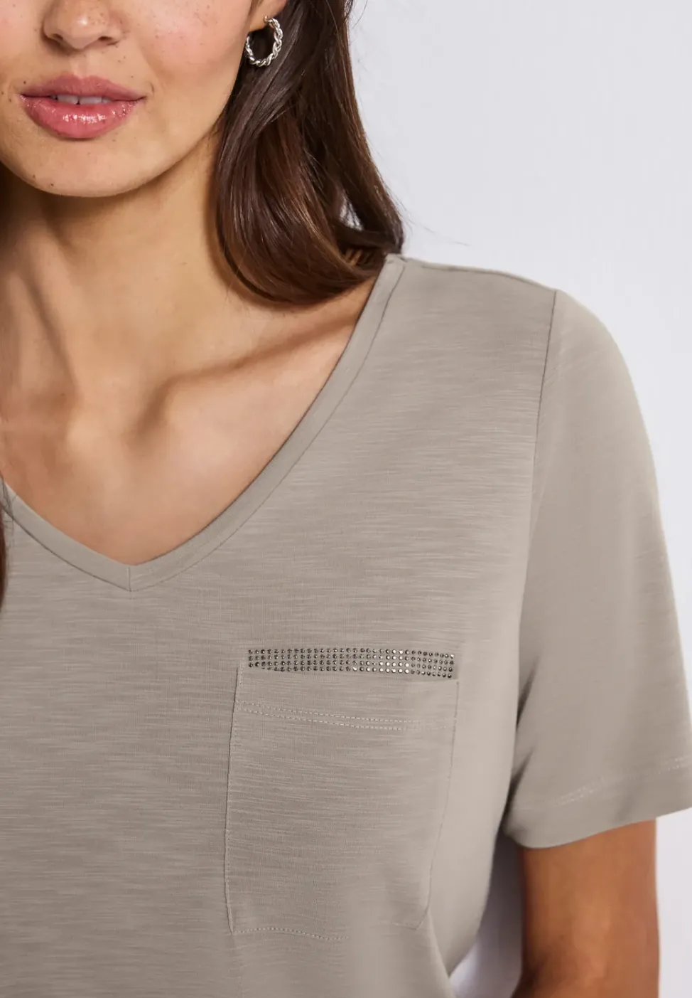 T-Shirt mit Schmuckdetail