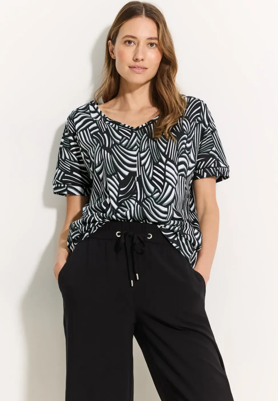 T-Shirt mit Stickerei