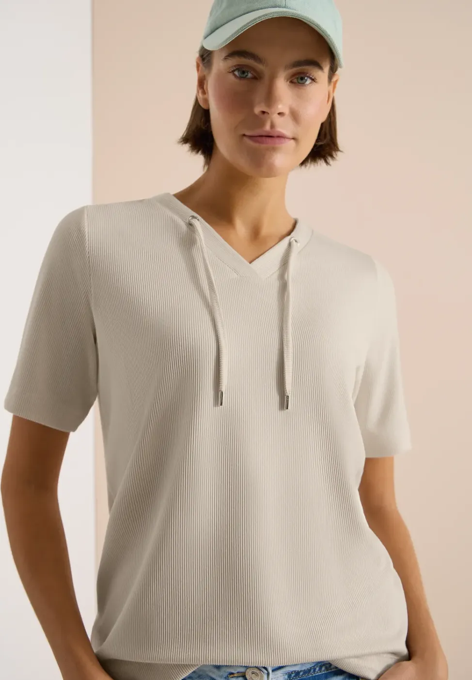 T-Shirt mit V-Neck und Streifen