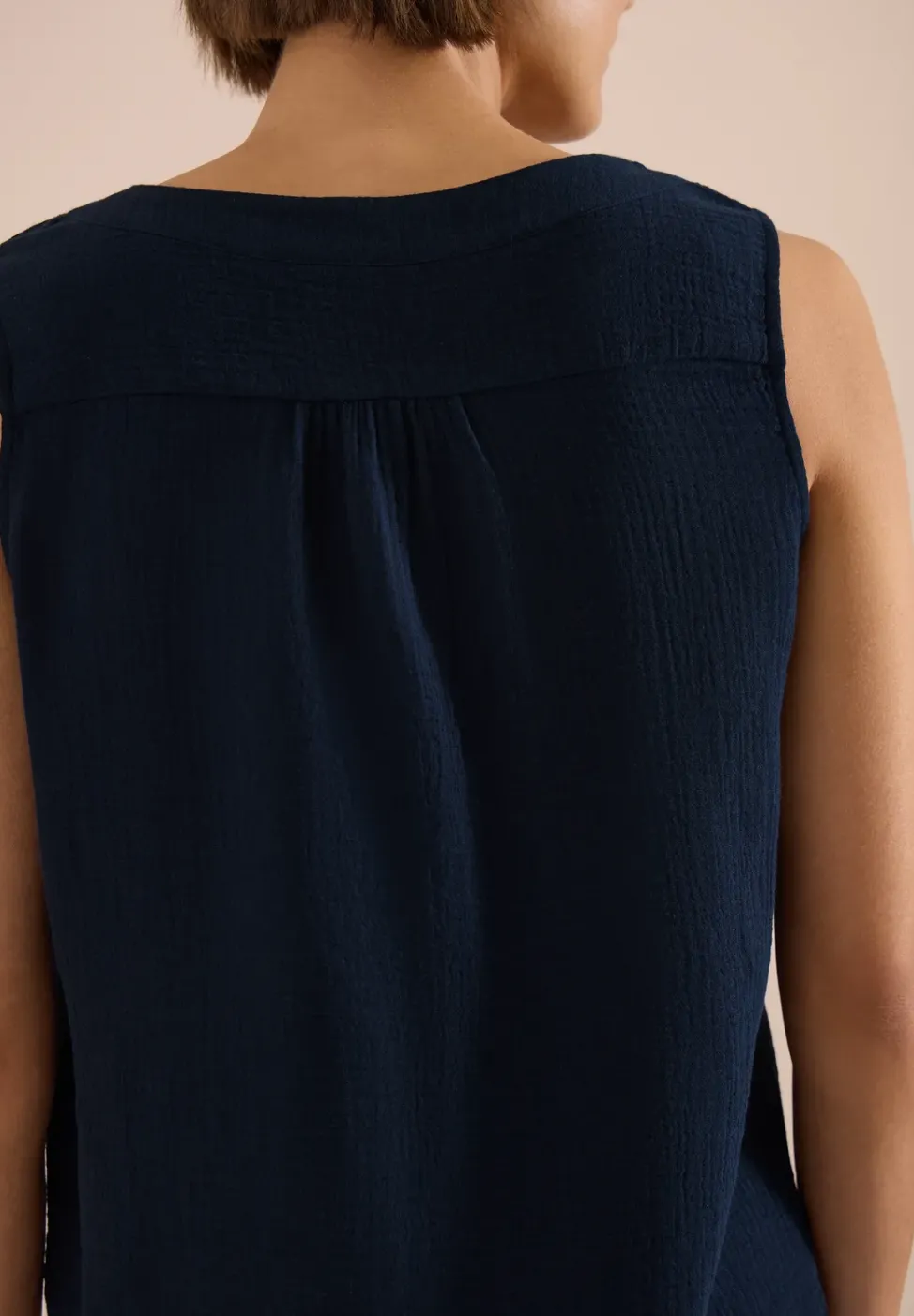 V-Neck Blusentop in Musselin-Qualität