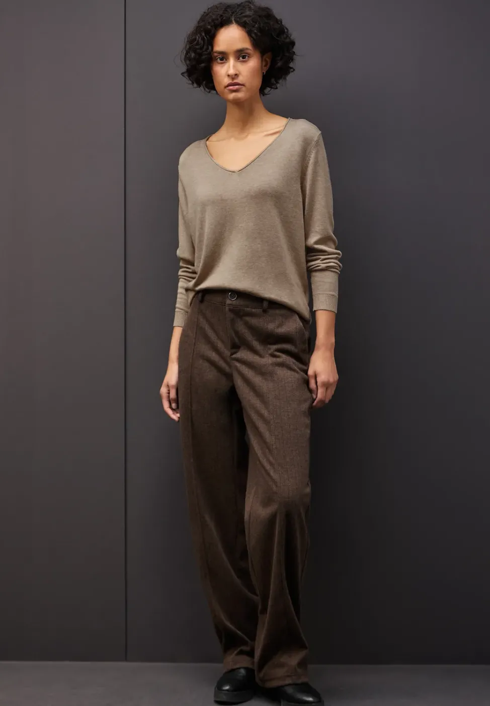 V-Neck Pullover