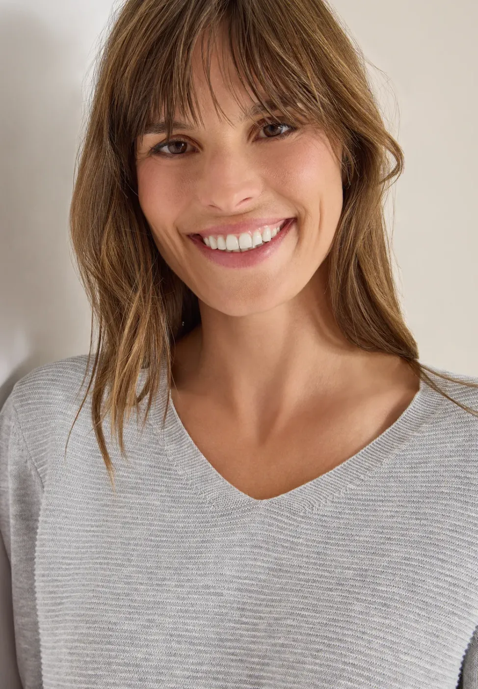 V-Neck Pullover