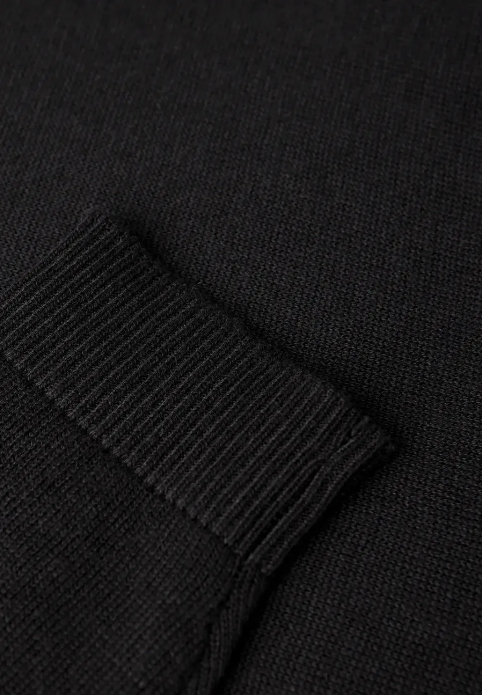 V-Neck Pullover